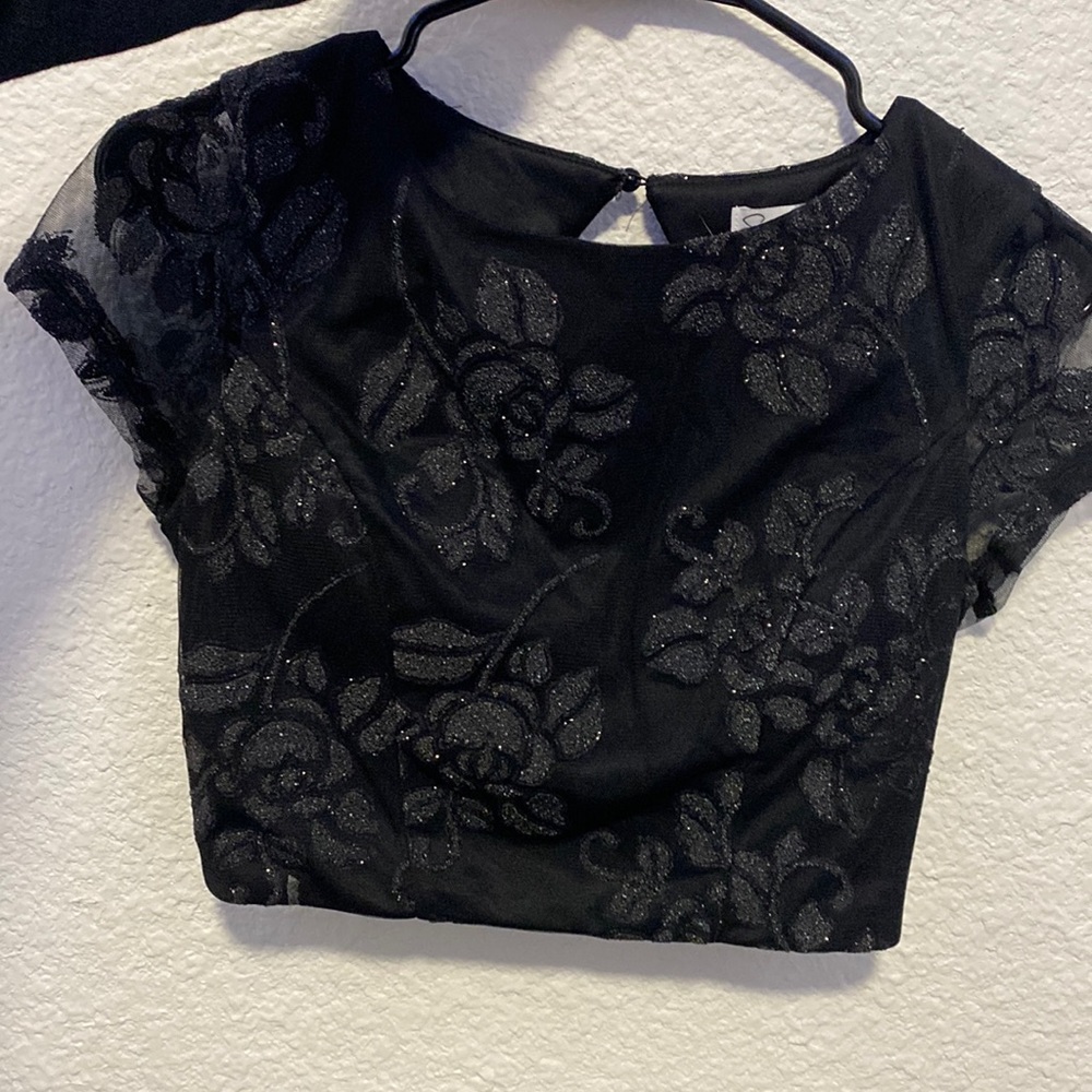 Speeckless brand. Size 3. Beaded cropped open back shirt